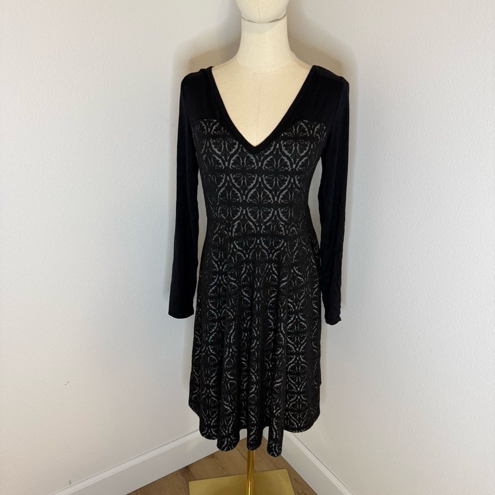 [Anthropologie] Black and Gray Print‎ Long Sleeve Dress - Size Medium
